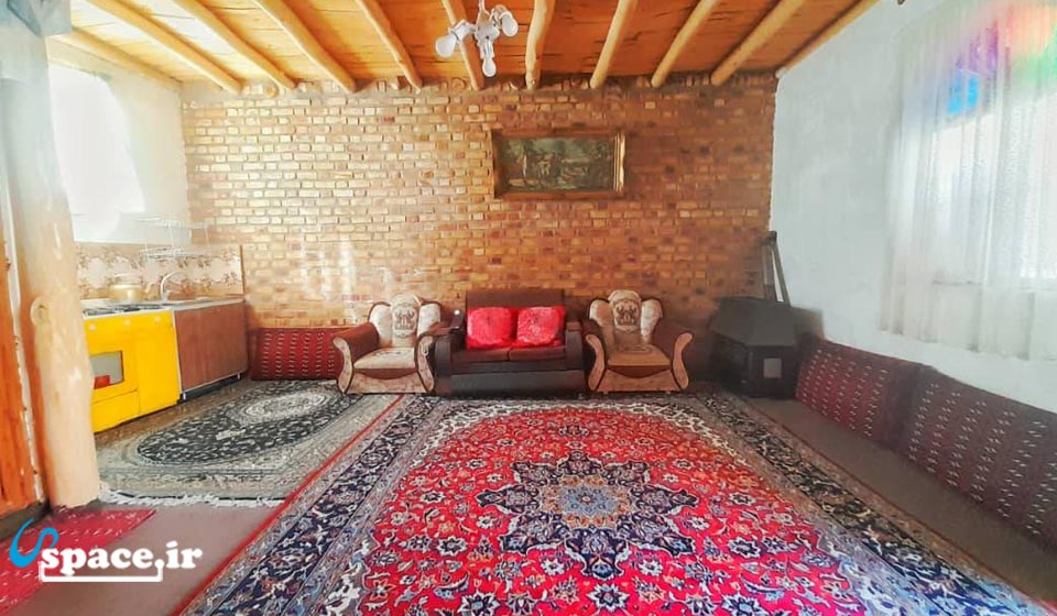 نمای داخلی اتاق اقامتگاه بوم گردی آقاجان - نیشابور - روستای تحت منظر